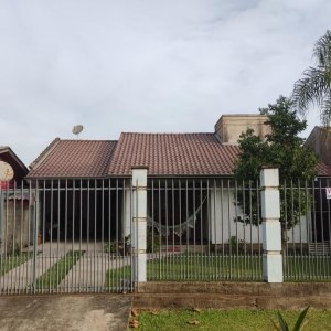 Casa em Igrejinha / Figueira 